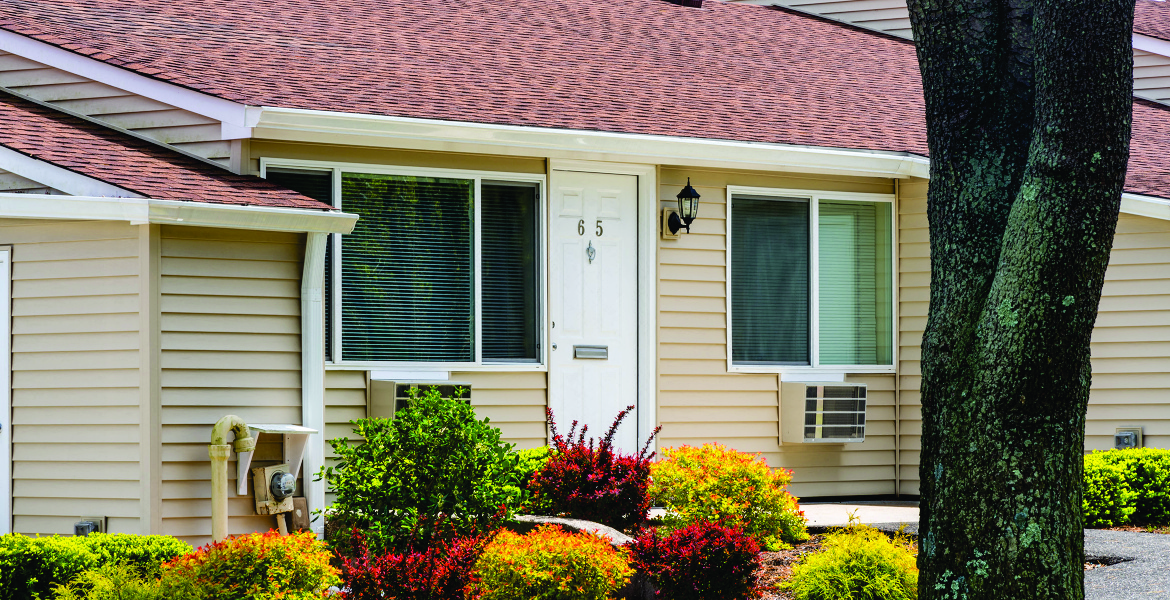 Manorville NY, Apartments Villas at Pine Hills Luxury Apartments